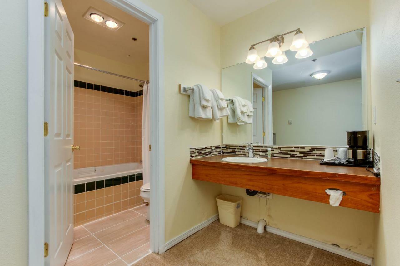 Sandstone Point Hotel Lincoln City Rom bilde