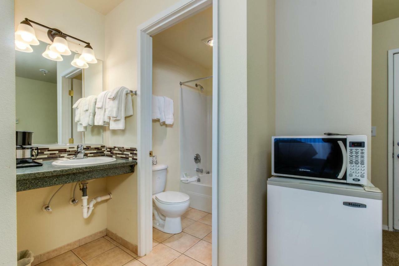 Sandstone Point Hotel Lincoln City Rom bilde